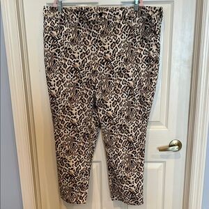 # Chico's sz 4 (XXL) Leopard Print So Slimming Girlfriend Slim Leg Ankle Jeans
